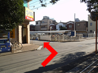 川崎大師方面から（大師道を使って)