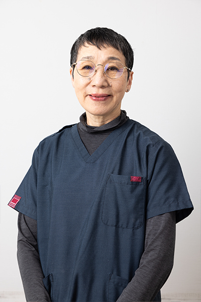 歯科医師：西山 雅子